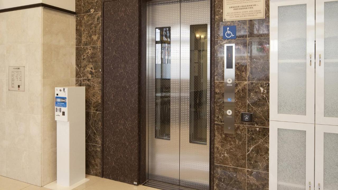 Toyoko Inn Shin-Osaka-Eki Higashi-Guchi Exterior photo